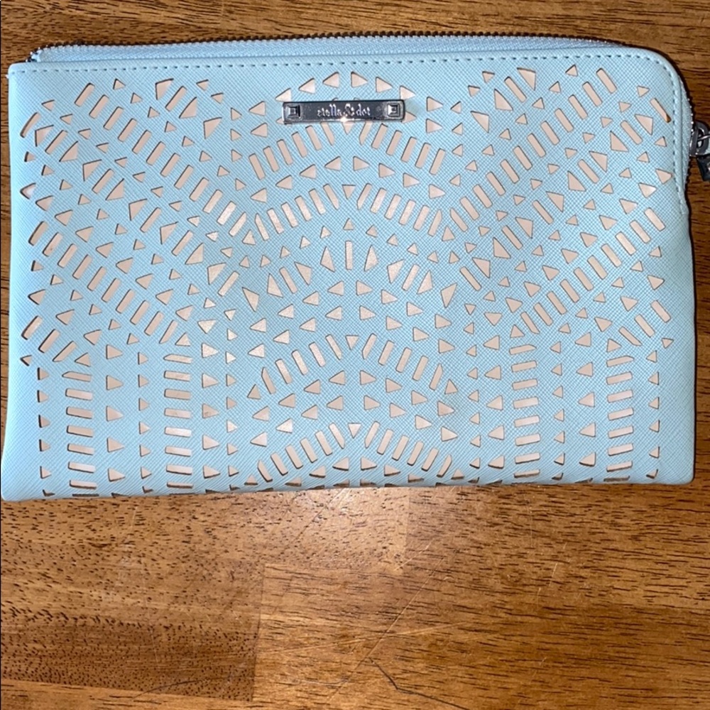 Stella and Dot clutch